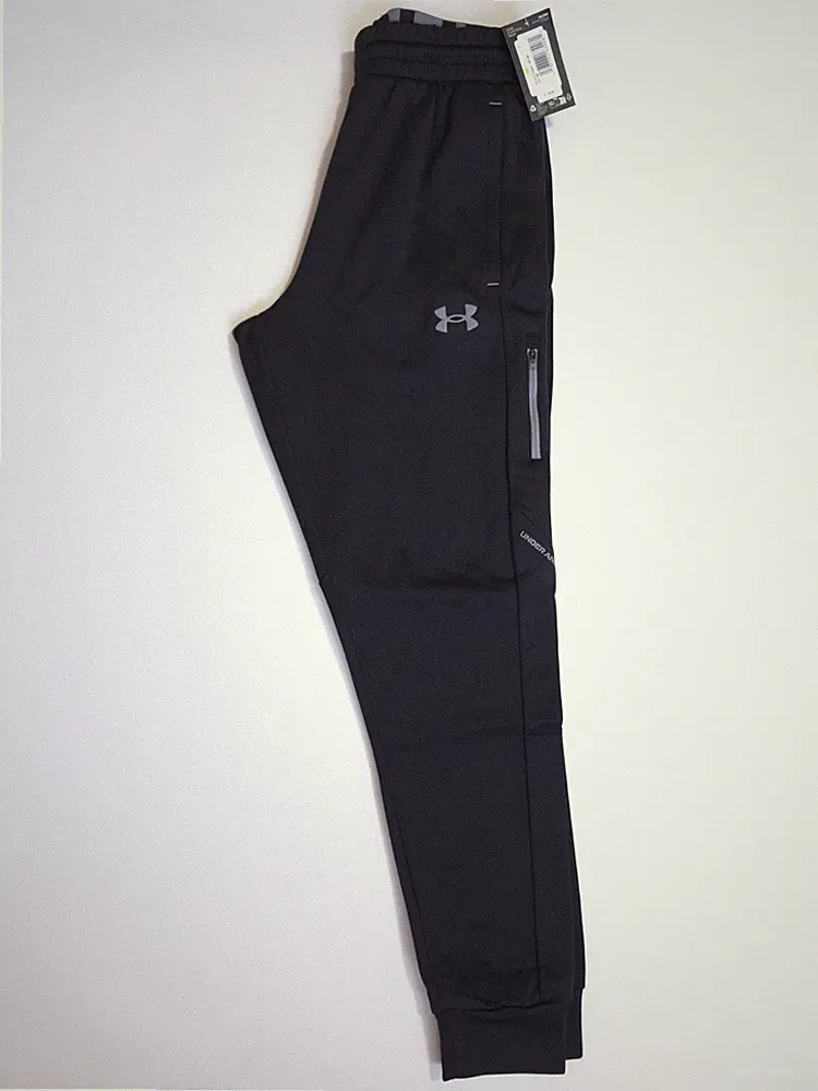 Under Armour UA Armour Fleece Herren Jogginghose Trainingshose Schwarz Gr. M