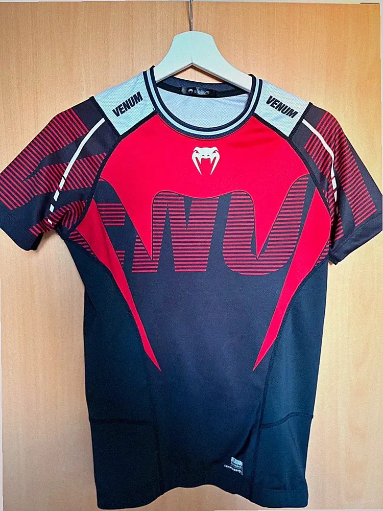 Venum Herren Kompressionsshirt T-Shirt M Schwarz/Rot/Weiß Kurzarm Mesh