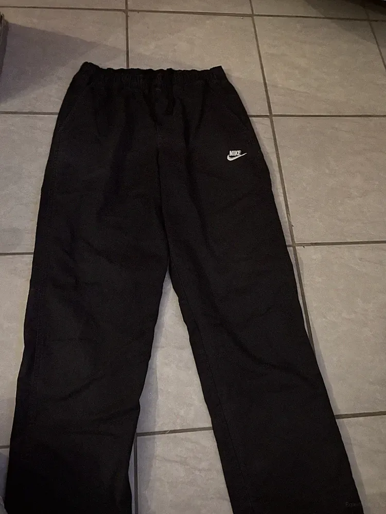 Verkaufe 3 Hosen: Von Nike, Jack & Jones Und Adidas