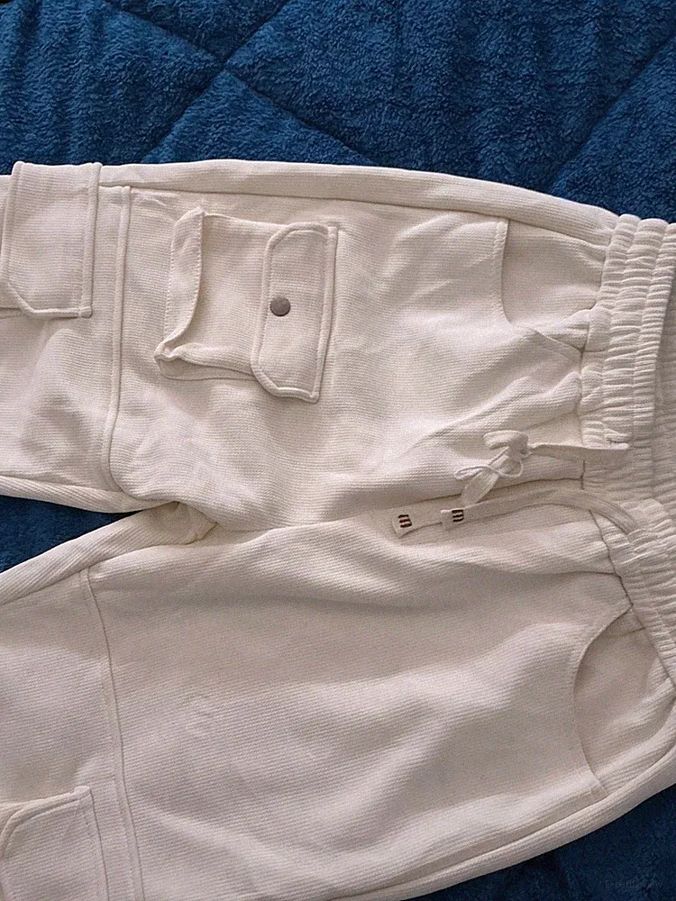Weiße Cargo-Jogginghose /Jugendliche und Erwachsene– bequem & modern