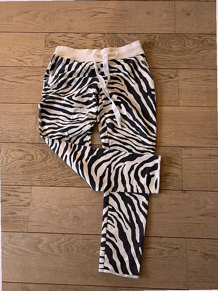 Wie NEU * JUVIA Hose S (36/38) Jogginghose Animal Tierdruck ZEBRA TOP