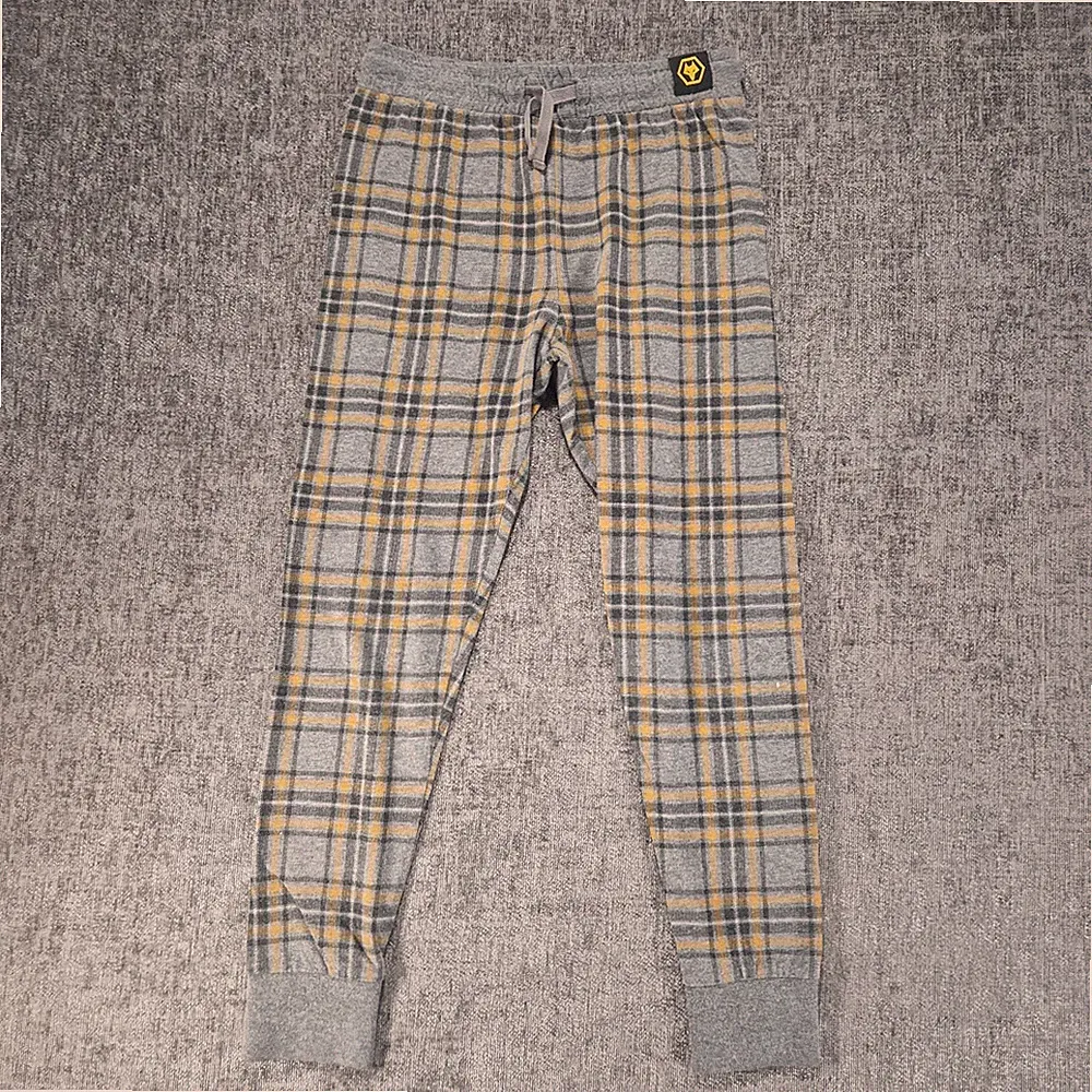 Wolves Jogginghose/Schlafanzughose Grau Gelb Tartan. 8-9 Jahre