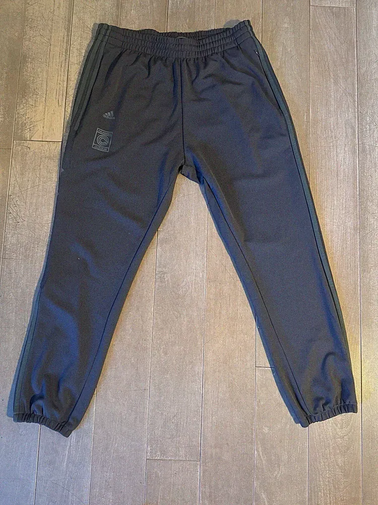 Yeezy Calabasas Adidas Jogginghose, Sweatpants. 100% Authentic. Good As New.
